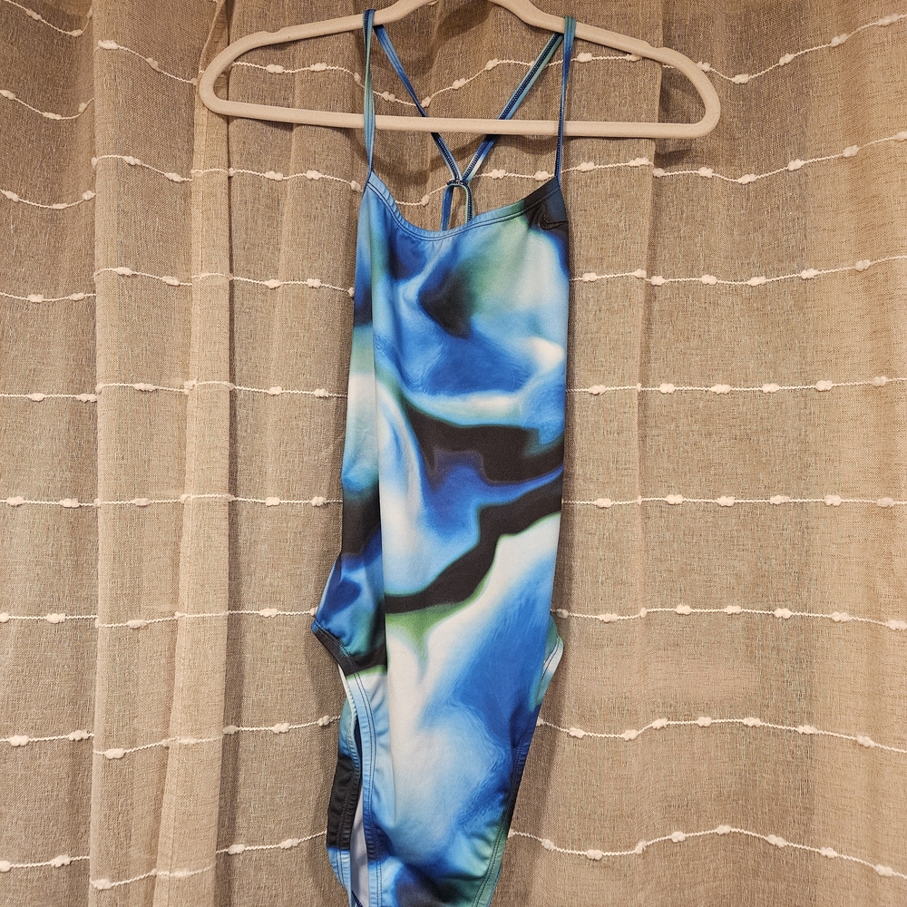 Nike Womens Amp Axis Cutout Swimsuit
